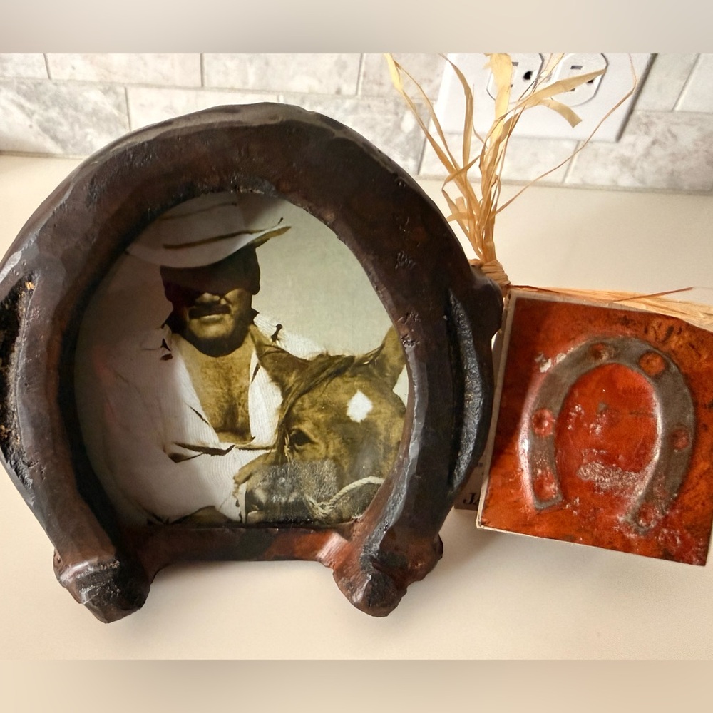 Jan Barboglio Horseshoe Decor with Natural Tones